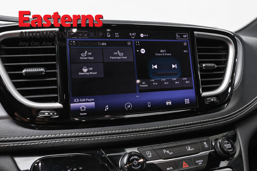 Used 2023 Chrysler Pacifica Touring-L w/ S Appearance Package FWD image 20