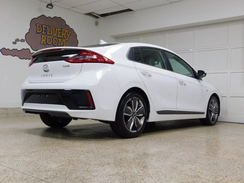 Used 2018 Hyundai Ioniq Limited FWD image 6