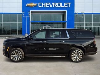 New 2026 Chevrolet Suburban High Country w/ Sun And Tow Package AWD/4WD video 3