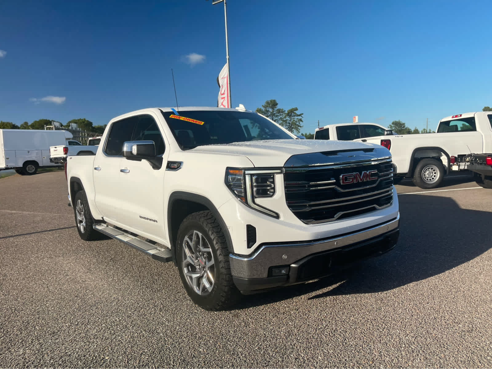Used 2022 GMC Sierra 1500 SLT w/ SLT Premium Plus Package AWD/4WD image 7