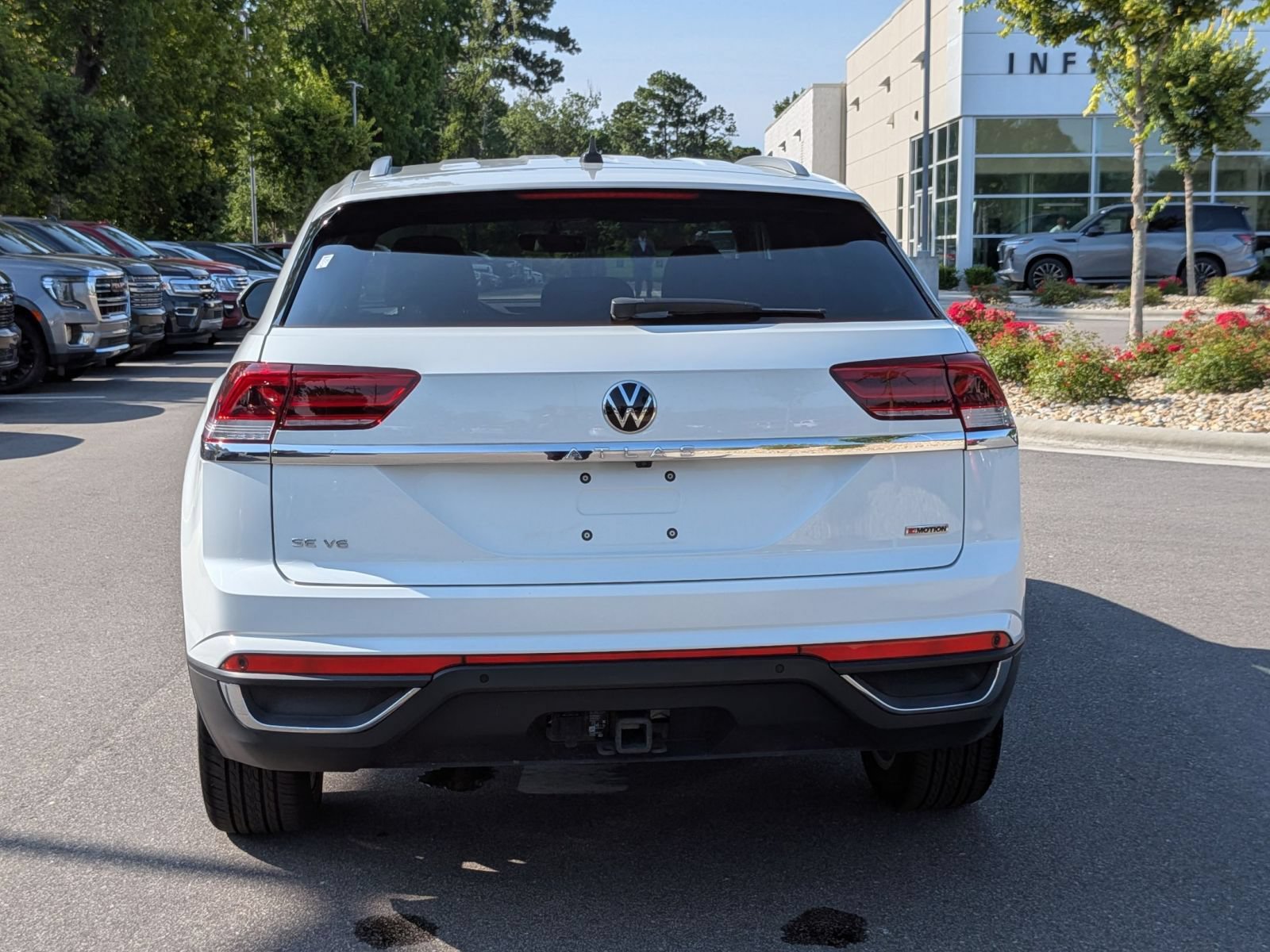 Used 2022 Volkswagen Atlas Cross Sport SE AWD/4WD image 4