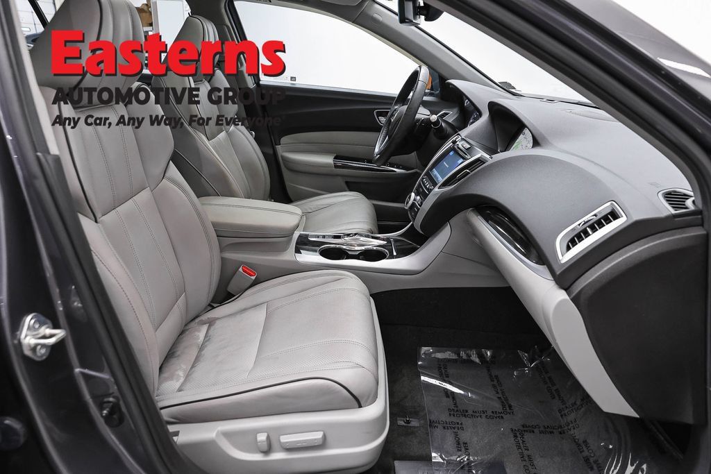 Used 2018 Acura TLX w/ Technology Package FWD image 25