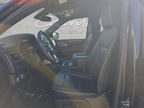 Certified 2022 GMC Yukon SLT w/ SLT Luxury Package image 17