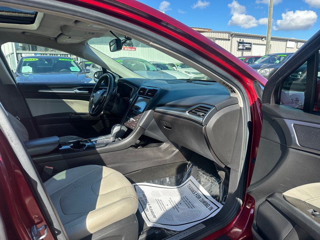 Used 2016 Ford Fusion Titanium FWD image 12