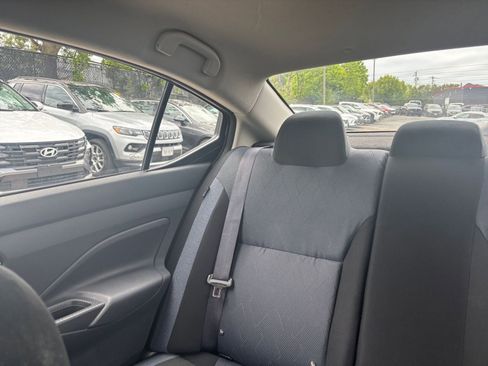 Used 2025 Nissan Versa SV FWD image 34