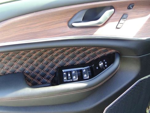 Certified 2024 Jeep Grand Cherokee L Summit w/ Luxury Tech Group V image 18