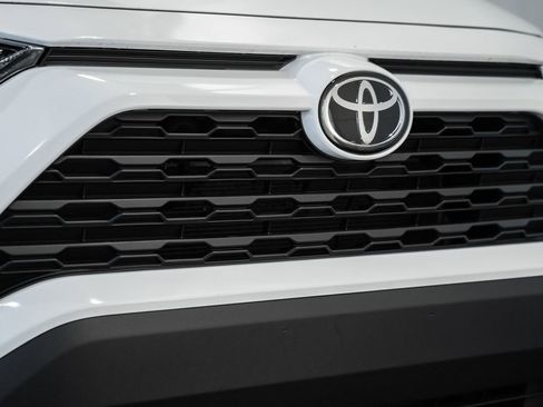 Used 2025 Toyota RAV4 XLE image 9