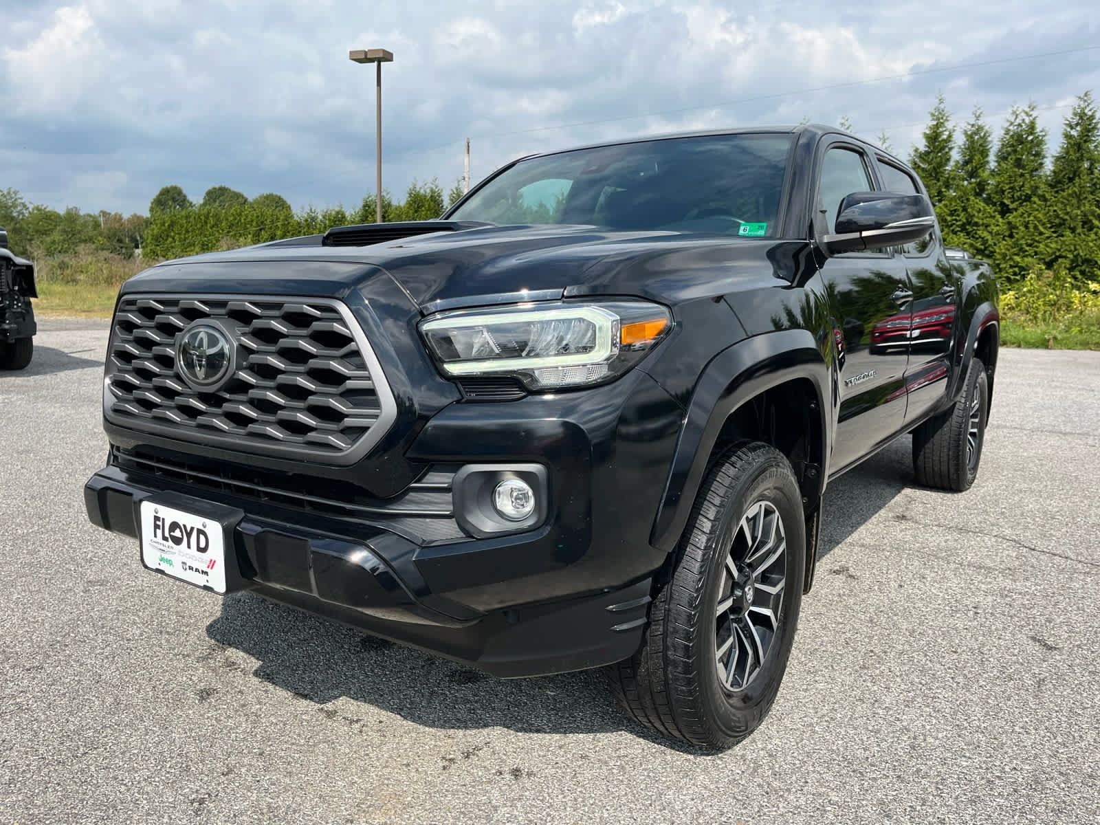Used 2022 Toyota Tacoma TRD Sport AWD/4WD image 7