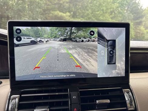 Certified 2022 Lincoln Navigator Reserve AWD/4WD image 17