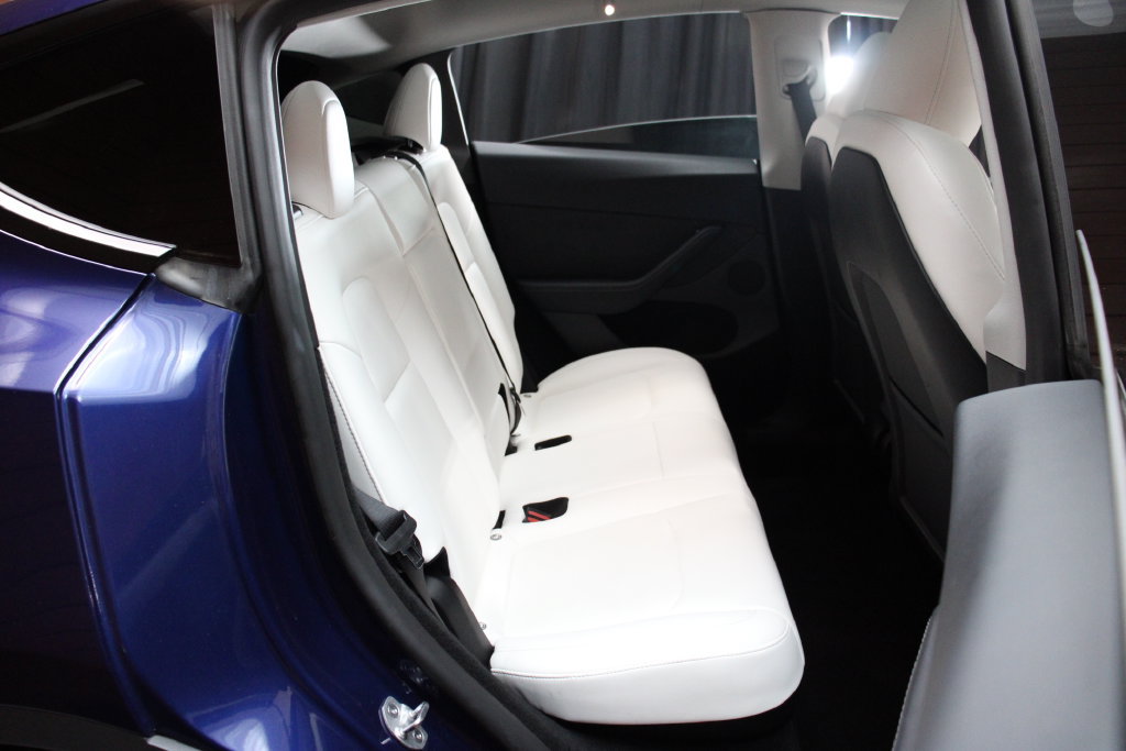 Used 2023 Tesla Model Y Long Range AWD/4WD image 17