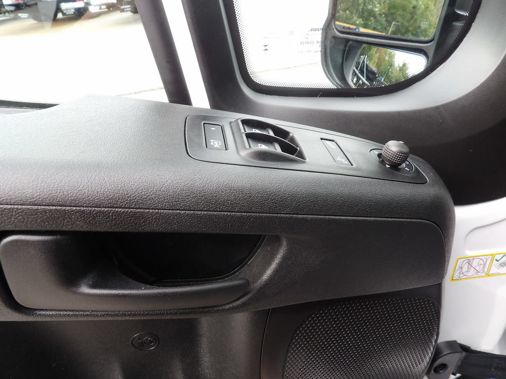 Used 2026 RAM ProMaster 2500 w/ Convenience Group FWD image 15
