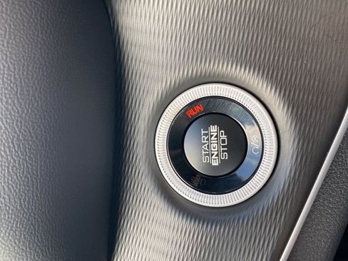 New 2025 Jeep Grand Cherokee Altitude image 22