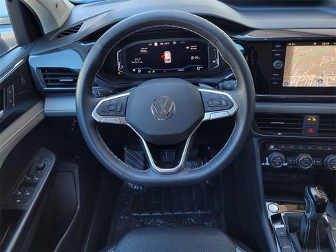 Used 2022 Volkswagen Taos SEL image 14