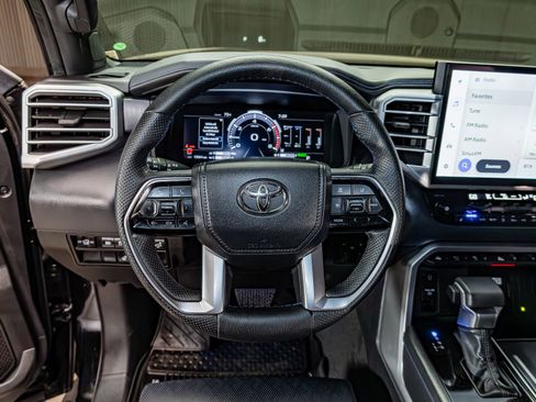 Used 2023 Toyota Sequoia Platinum AWD/4WD image 15