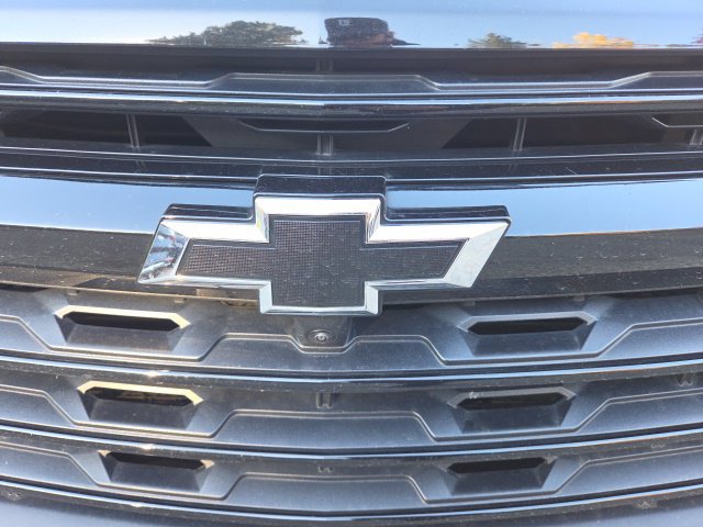 Used 2024 Chevrolet Traverse LS w/ Midnight/Sport Edition FWD image 10