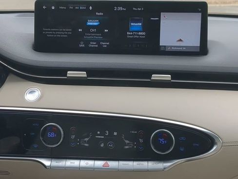 Used 2023 Genesis GV70 2.5T w/ Select Package image 17