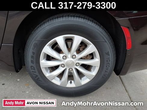 Used 2019 Chrysler Pacifica Touring Plus w/ Advanced Safetytec Group FWD image 11