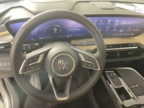 Used 2025 Buick Enclave Preferred image 11