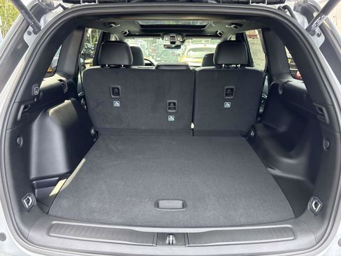 New 2025 Jeep Grand Cherokee Limited w/ MOPAR Finishing Package image 3