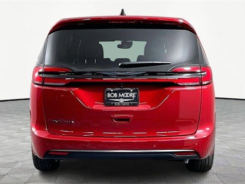 New 2026 Chrysler Pacifica Select image 5
