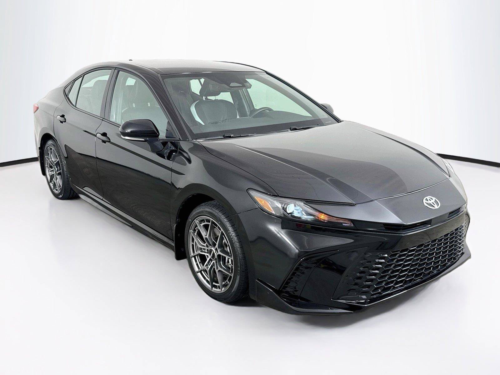 Used 2026 Toyota Camry SE FWD image 8