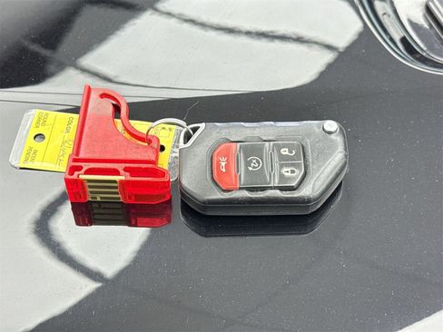 Used 2021 Jeep Gladiator Willys image 41