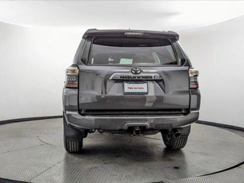 Used 2022 Toyota 4Runner SR5 Premium image 7