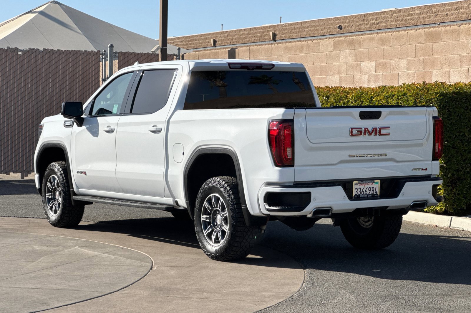 Certified 2024 GMC Sierra 1500 AT4 w/ Technology Package AWD/4WD image 6