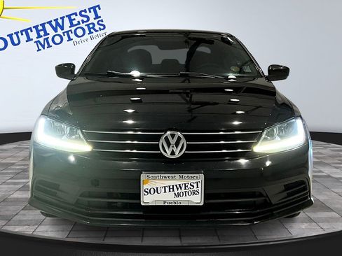 Used 2017 Volkswagen Jetta S image 2
