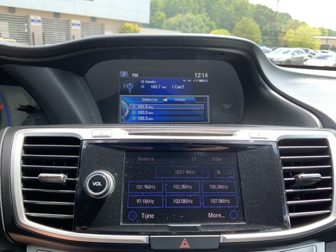 Used 2015 Honda Accord Touring image 23