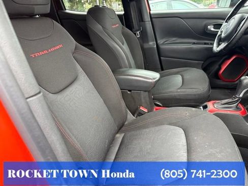 Used 2016 Jeep Renegade Trailhawk AWD/4WD image 12