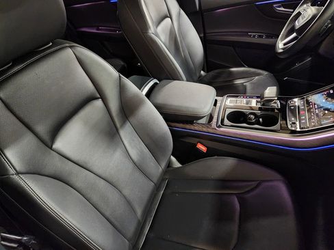 Used 2021 Audi Q8 Premium Plus image 34