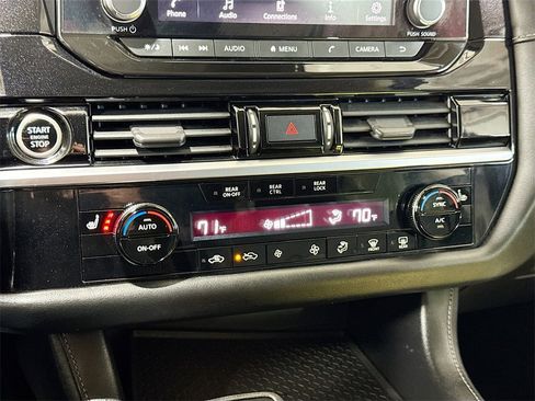 Used 2022 Nissan Pathfinder SV image 20