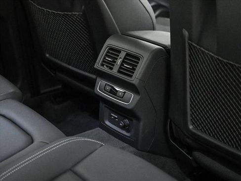 Certified 2025 Audi Q5 2.0T Premium Plus w/ Premium Plus Package image 18