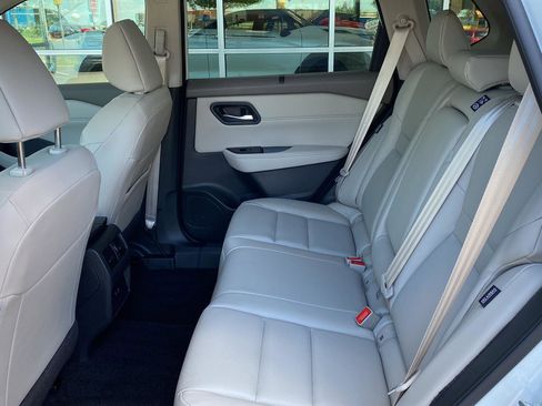 Certified 2023 Nissan Rogue SV w/ SV Premium B Package AWD/4WD image 20