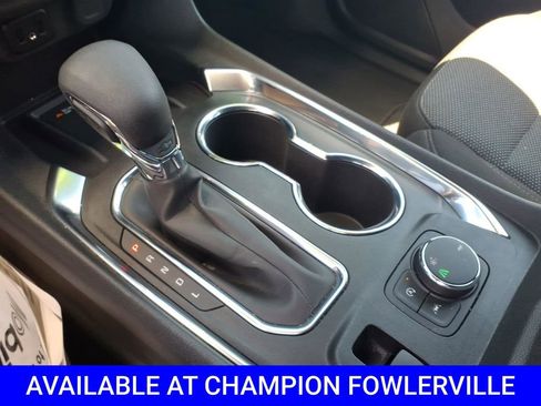 Used 2023 Chevrolet Traverse LT FWD image 25