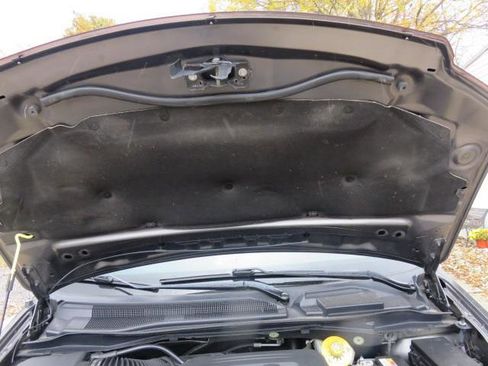 Used 2019 Dodge Grand Caravan SXT image 28