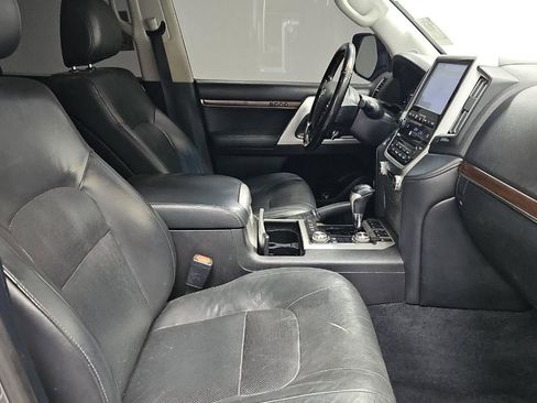Used 2018 Toyota Land Cruiser w/ Carpet Mat Package AWD/4WD image 6