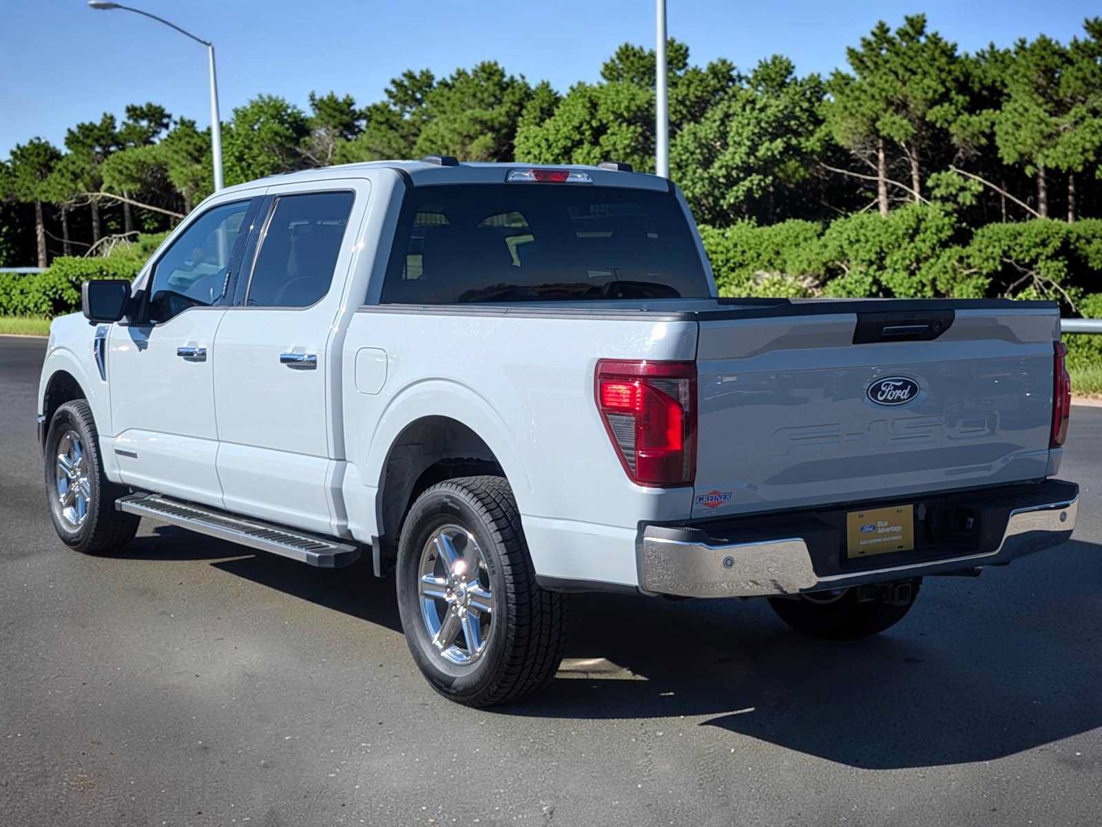 Certified 2024 Ford F150 XLT w/ Mobile Office Package AWD/4WD image 4