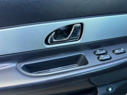 Used 2005 Ford Thunderbird RWD image 11