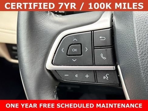 Used 2023 Toyota Highlander XLE AWD/4WD image 25