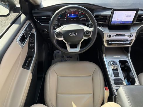 Used 2021 Ford Explorer XLT w/ Equipment Group 202A image 15