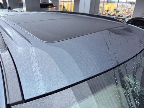 Certified 2022 Ford Explorer XLT w/ Equipment Group 202A image 10