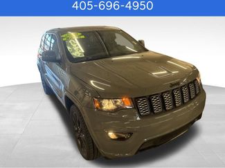 Used 2019 Jeep Grand Cherokee Altitude video 2