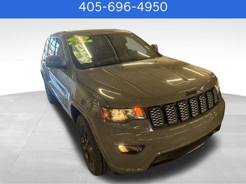 Used 2019 Jeep Grand Cherokee Altitude image 2