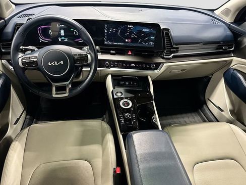 Used 2025 Kia Sportage EX w/ EX Premium Package image 24