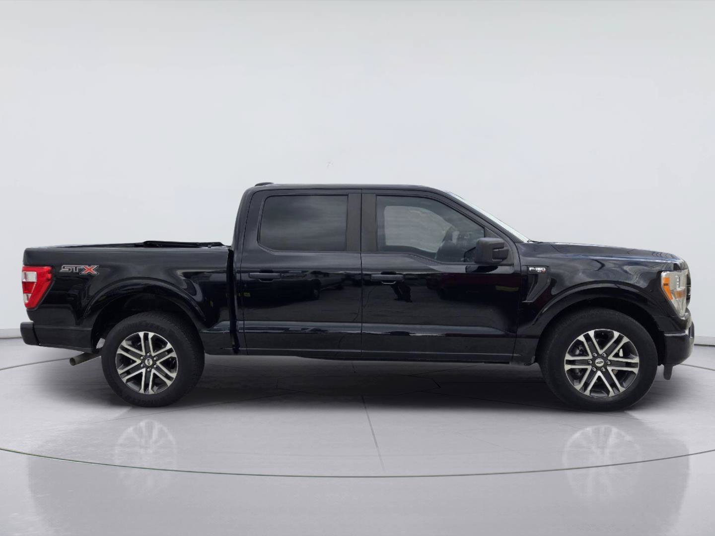 Used 2022 Ford F150 XL w/ STX Appearance Package RWD image 5