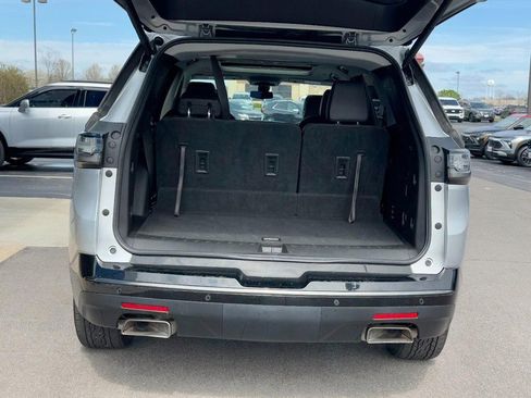 Used 2021 Chevrolet Traverse Premier w/ Redline Edition image 5