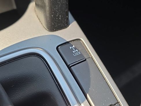 Used 2024 Kia Seltos LX AWD/4WD image 30