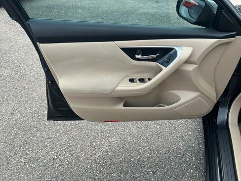Used 2014 Nissan Altima 2.5 S FWD image 5
